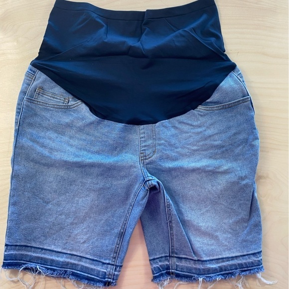 Time and Tru Maternity Shorts size Large (12-14) (DK) - Picture 3 of 8